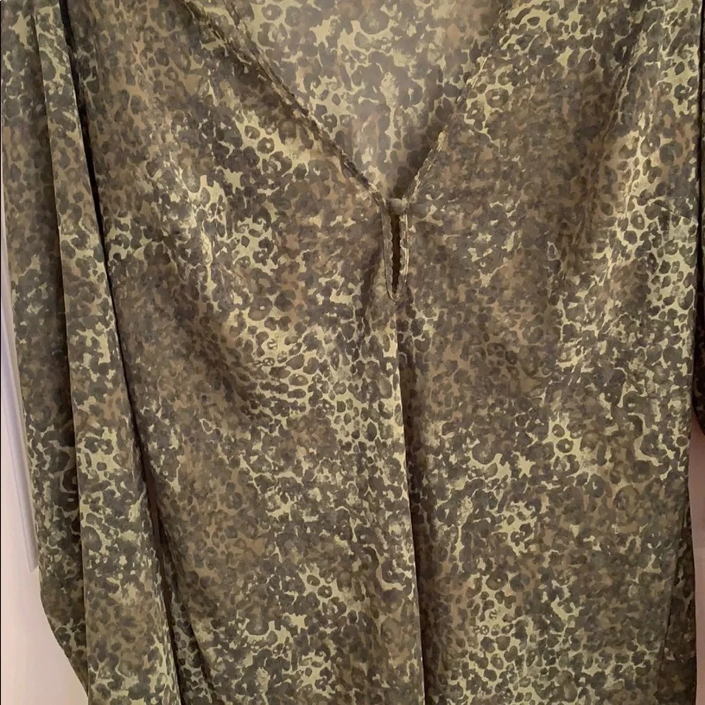 Victoria’s Secret Swim Cover Up size Medium - Picture 3 of 7